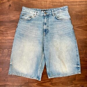 Pull&Bear Shorts Baggy Mid Rise Medium Wash Blue Denim Men’s Size 32 NWOT